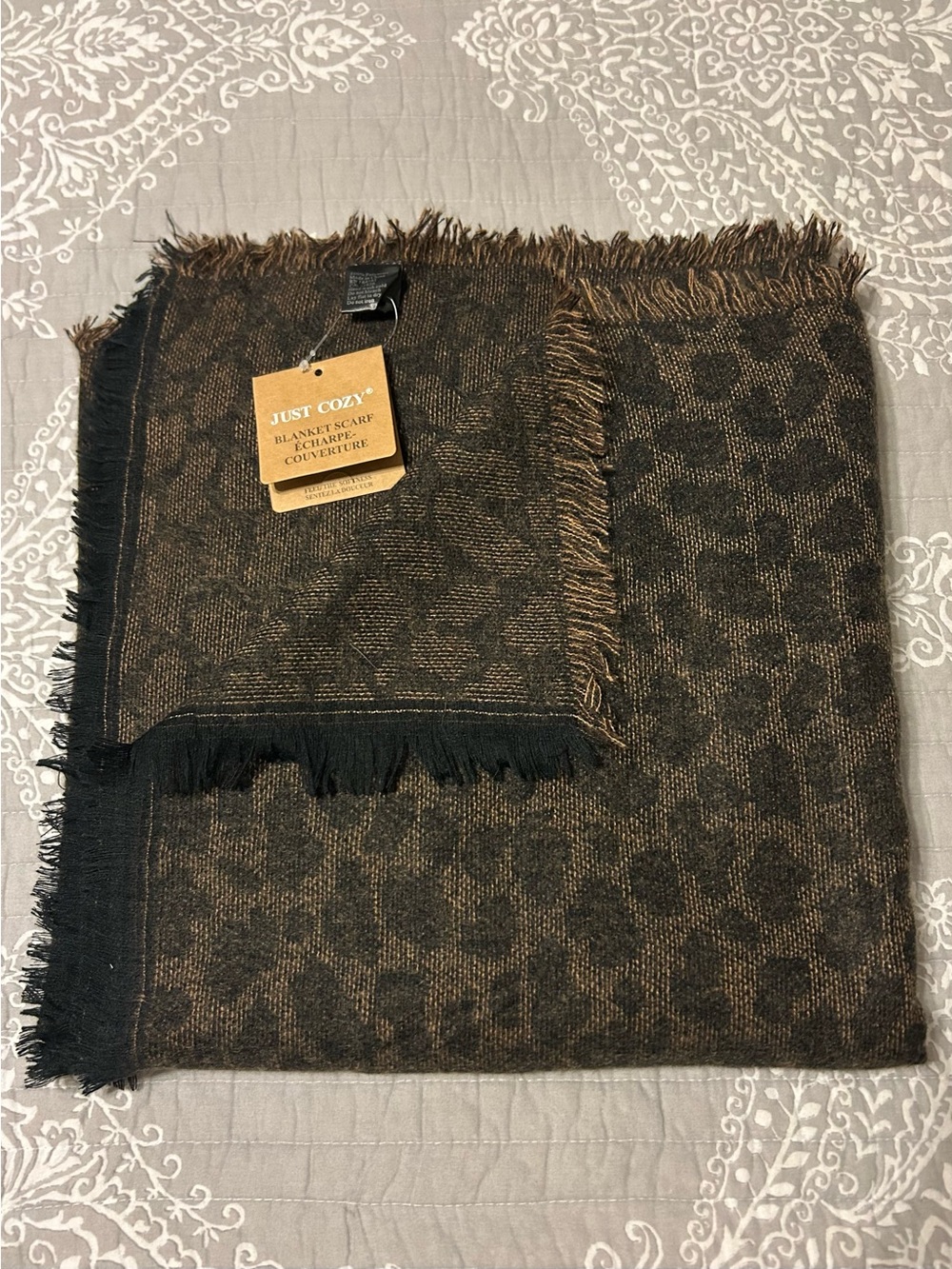 Brand New Just Cozy Leopard Fringe Big Chunky Soft Blanket Scarf Black Tan 55x54